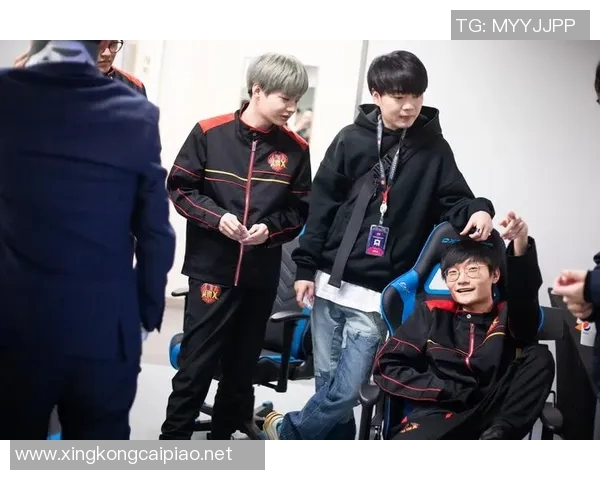 电竞新闻深入分析FPX战队的运营策略与战术打法解读 电竞新闻深入分析FPX战队的运营策略与战术打法解读